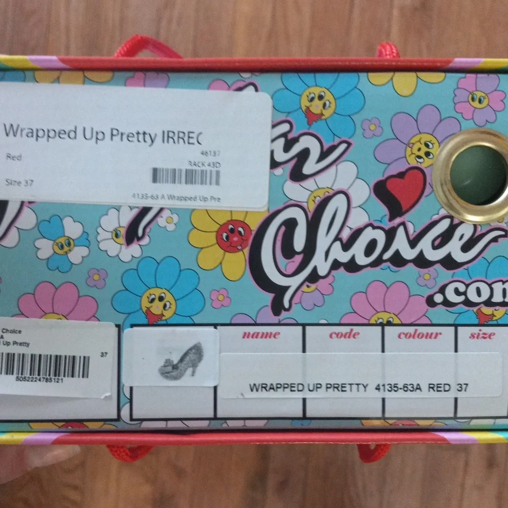 New WRAPPED UP PRETTY red glitter Embroidered Christmas Heels, Size 37, US 7 - Picture 10 of 12